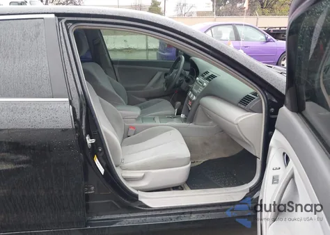 2011 Toyota Camry Le z USA, uszkodzony, nr VIN 4T1BF3EK0BU184673